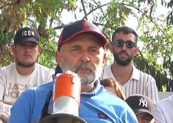 Përçahet protesta! Aflred Cako kërkon drejtimin, thirrje për bllokim rrugësh
