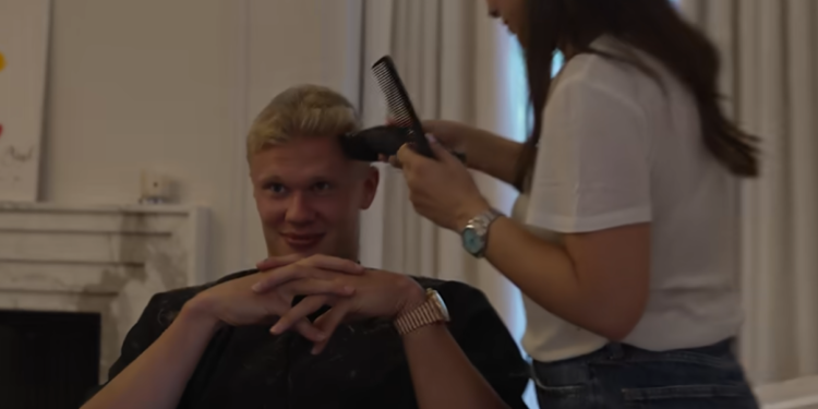 VIDEO/ Haaland ndryshon pamje, pas look-ut të ri qëndron një parukiere shqiptare!