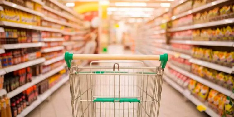 Çmimet skandaloze në Shqipëri/ 50% të grupeve ushqimore i paguajmë më shtrenjtë se Europa, rekord dhe në rajon