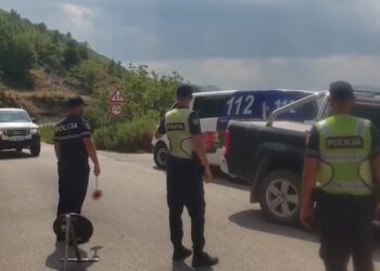 Aksident në rrugën drejt Malit të Tomorrit, makina del nga rruga, 6 të plagosur