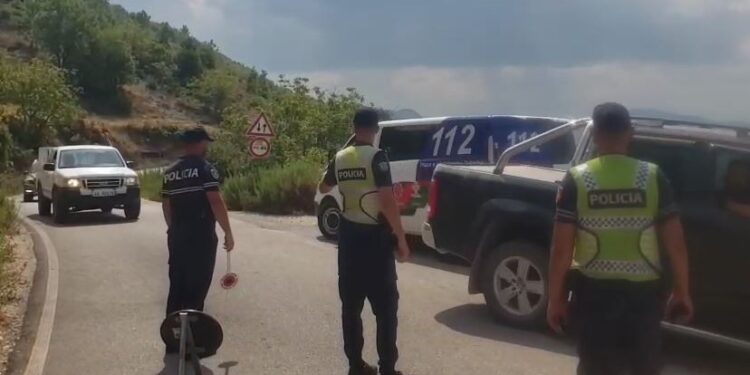 Aksident në rrugën drejt Malit të Tomorrit, makina del nga rruga, 6 të plagosur