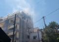 Zjarr në katin e pestë të një pallati në Sarandë