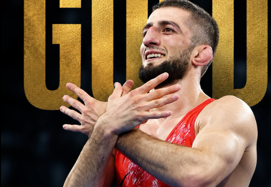 Historike/ Dudaev i dhuron medaljen e artë Shqipërisë, e argjendtë për Abakarov