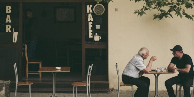 “Gjeografia e pabarazisë”: Kriza që po prodhon shpopullimi i periferisë në Shqipëri