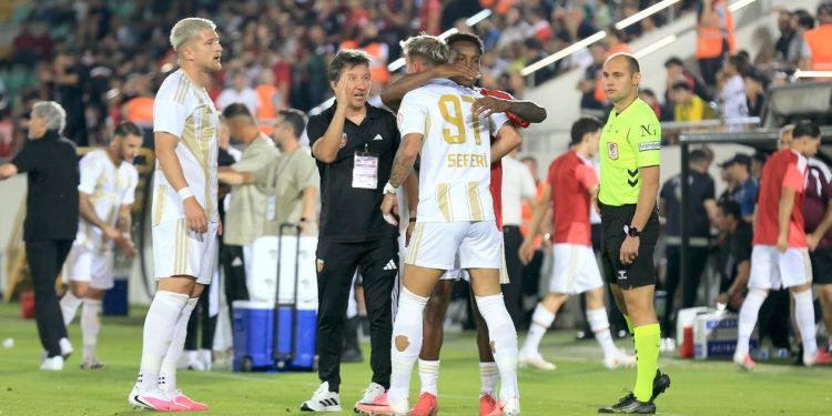 Debutim ëndrrash për Taulant Seferin, realizon “dopietë” për Kayserispor (VIDEO)
