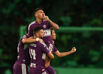 Fantastik Uzuni, “bomberi” kuqezi realizon një tjetër super gol, kualifikon Austin në çerekfinale (VIDEO) – Balkanweb.com – News24
