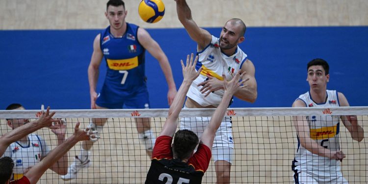 Volejboll/ Set për rekord botëror, Gjermani-Itali 66-64 pas 1 ore e gjysmë lojë