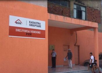 Arrestohet ish-drejtori i Kadastrës në Fier, veprimet e tij janë denoncuar edhe në SPAK 2 vite më parë