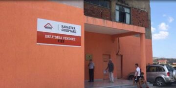 Arrestohet ish-drejtori i Kadastrës në Fier, veprimet e tij janë denoncuar edhe në SPAK 2 vite më parë