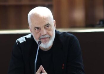 Rama justifikon shkrirjen e dy bashkive të tjera: Poliçani dhe Dimali do të marrin të njëjtat shërbime, por brenda bashkisë Berat