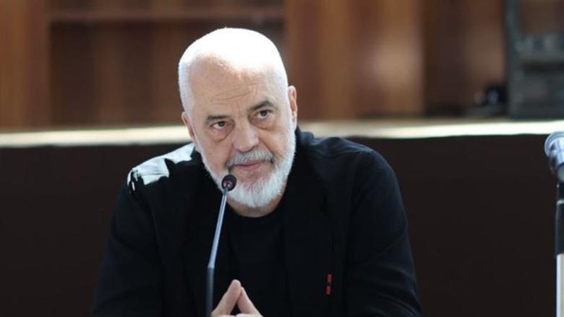 Rama justifikon shkrirjen e dy bashkive të tjera  Poliçani dhe Dimali do të marrin të njëjtat shërbime  por brenda bashkisë Berat