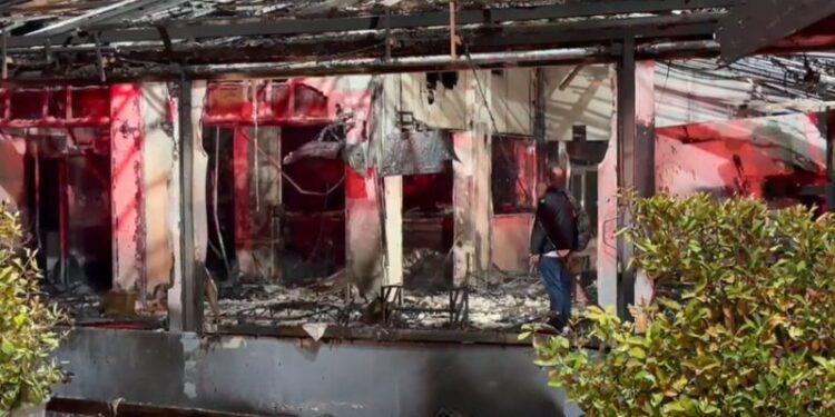 Athinë, digjet lokali ku u vra shqiptari Pëllumb Islami, dyshimet e para