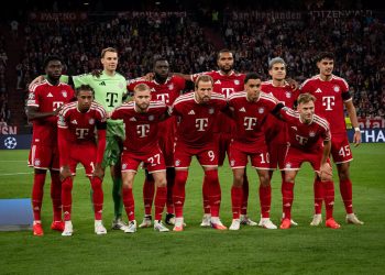 VIDEO/ United “zjarr” në Champions, Bayern vuan në pjesën e parë