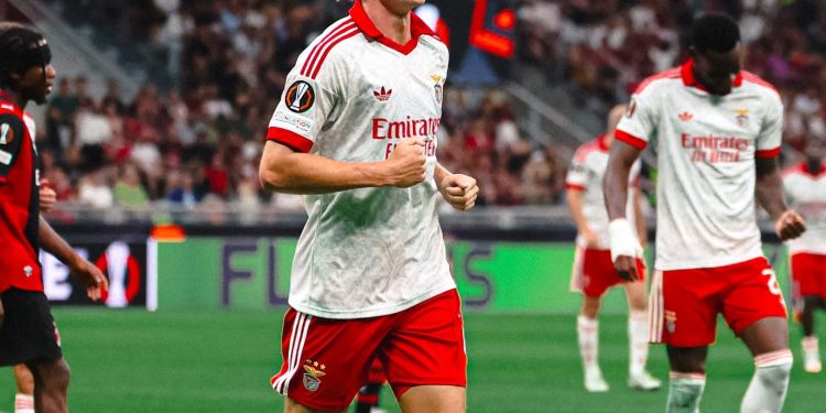 Milan zhgënjen në Europë, pëson disfatë ndaj Benficës