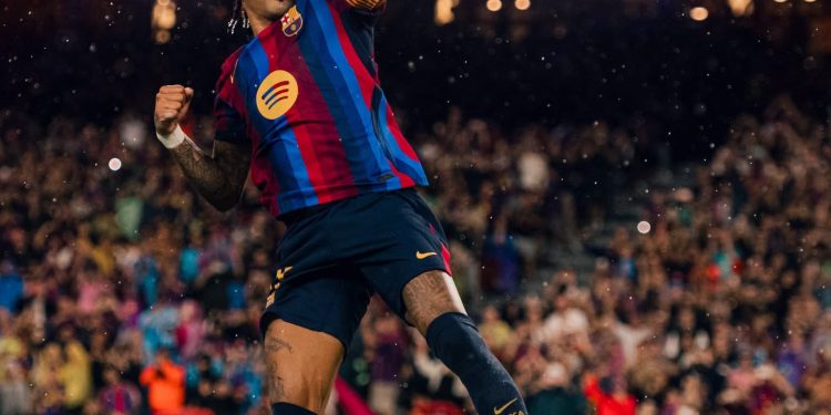 VIDEO/ Barcelona dëfrehet me Racing, 7 gola dhe spektakël