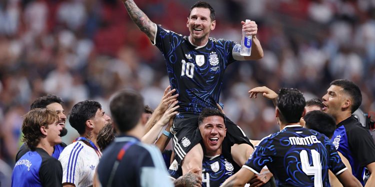 Njoftoi tërheqjen nga ekipi përfaqësues, Argjentina nderon Messi-n – Balkanweb.com – News24