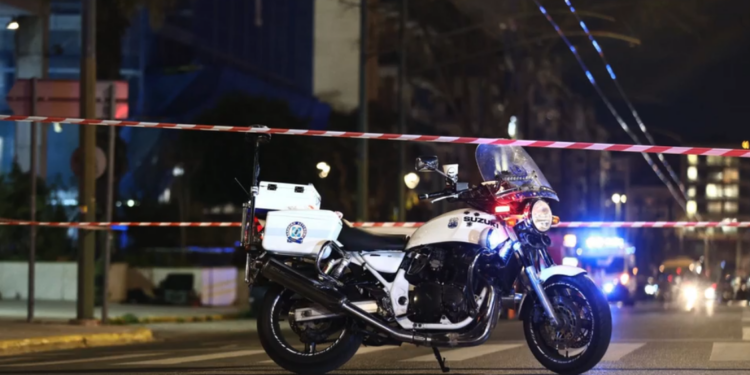 Atentati ndaj shqiptarit në Athinë, vajza pa babanë të mbuluar nga gjaku, pamje të rënda (VIDEO)