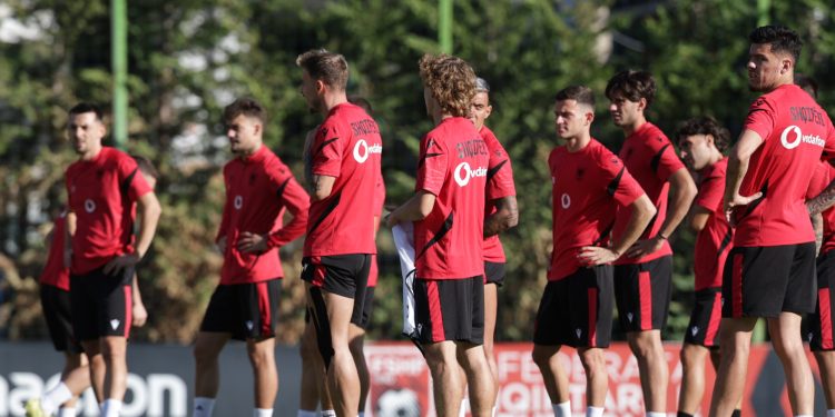 UEFA Nations League / Kombëtarja stërvitet me grupin e plotë, përgatitjet në “Shtëpinë e Futbollit”