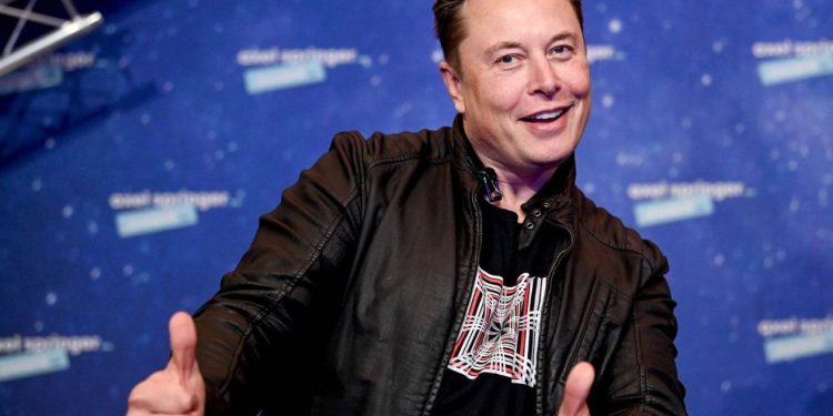 E pazakontë! Pse Elon Musk jeton në një rimorkio? – Balkanweb.com – News24