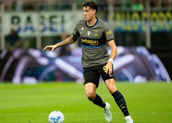 Mbrojtja “fut ujë”, Chelsea tenton Bastoni-n në Janar