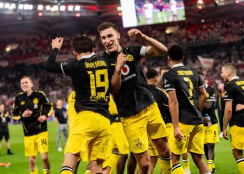 Bundesliga/ Dortmund kalon edhe Stuttgart, verdhezinjtë e Kovac kryesojnë të vetëm renditjen
