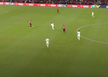 LIVE/ Penallti dhe gol, kuqezinjtë në avantazh në “Air Albania” (VIDEO)