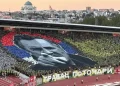 Skandal në Serbi/ Nderohet Ratko Mladic para Partizani Beogradit-Crvena Zvezda, mbahet një minutë heshtje