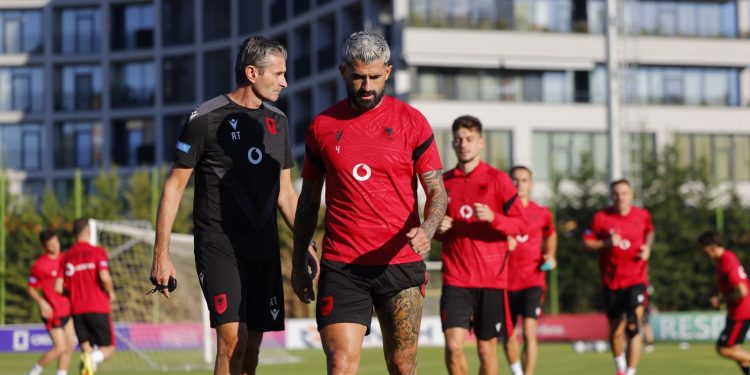 UEFA Nations League / Kombëtarja vijon përgatitjet, shqetësojnë 2 lojtarë – Balkanweb.com – News24
