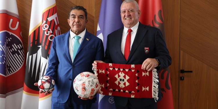 Presidenti Duka pret të dërguarin special të Presidentit Trump për Partneritetet Globale, Paolo Zampolli – Balkanweb.com – News24