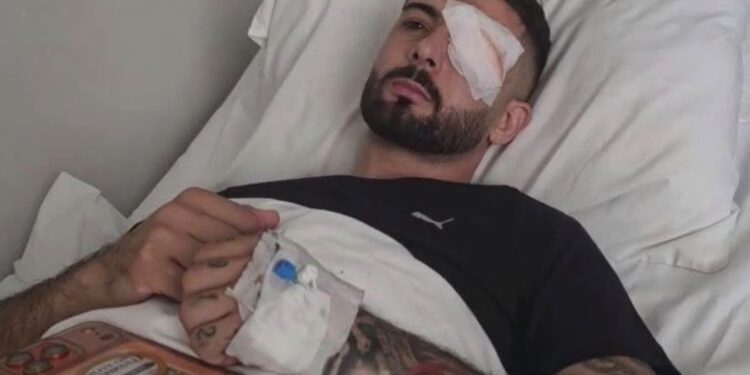 Flet i riu i plagosur në protestë: Më goditi plumbi i gomës në sy, bëra dy hapa dhe rashë në tokë. Kam shumë dhimbje, Shqipëria është e jona!