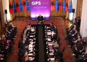 Shkrirja e bashkive/ Rama mbledh të mërkurën deputetët dhe ministrat