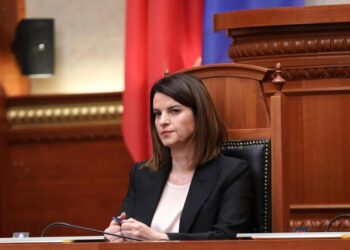 Zv/kryeministrja Albana Koçiu për protestën: Dhunë e orkestruar, të rinjtë po përdoren