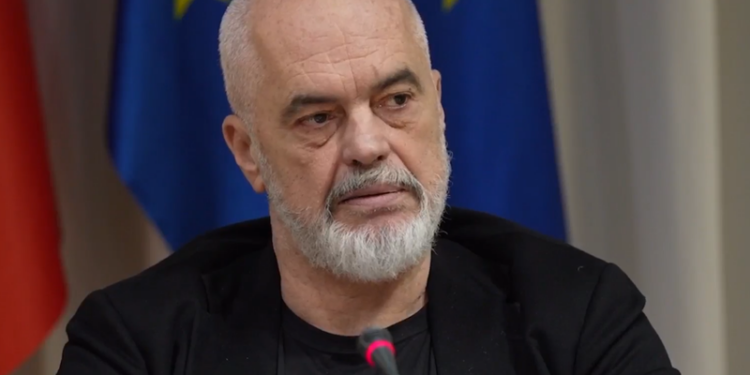 Rama: Do të kufizojmë rrjetet sociale tek të miturit