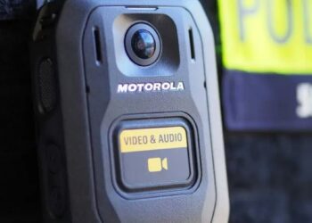 Policia nën vëzhgim 24/7, mbërrijnë 5 mijë kamera trupi për efektivët