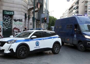 I kërkuar në Shqipëri për vrasje/ Kapet në Greqi 19-vjecari turk, edhe dy të tjerë në pranga