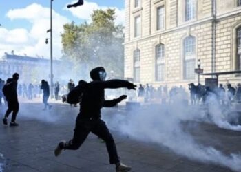 Dhuna si axhendë autoritare në Europë, analiza e “The Guardian”: Po e shfrytëzojnë ekstremistët kundër emigracionit