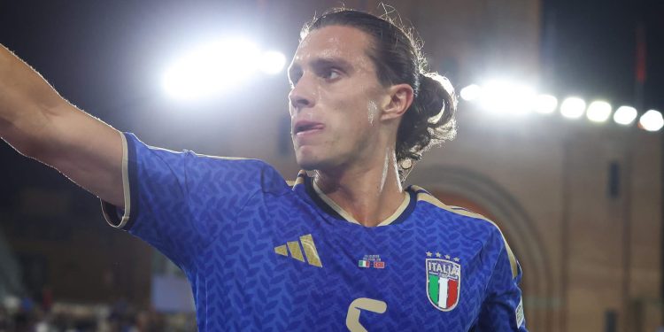 Franca përmbys Belgjikën, Italia mund Turqinë