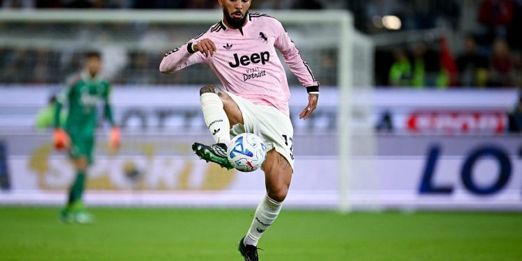 Juventus vuan në Sardegna, Kolo Muani i shpëton nga humbja
