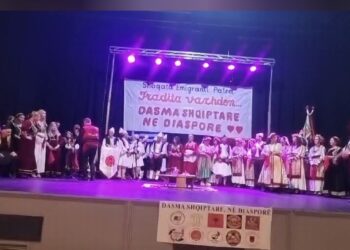 “Dasma shqiptare në diasporë”, festa që bashkoi shqiptarët në Patra. Historia e Kristiana Veliut, 20 vite në shërbim të gjuhës shqipe në Greqi