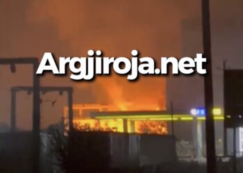 Zjarr i madh në Gjirokastër, shkrumbohet magazina