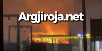 Zjarr i madh në Gjirokastër, shkrumbohet magazina