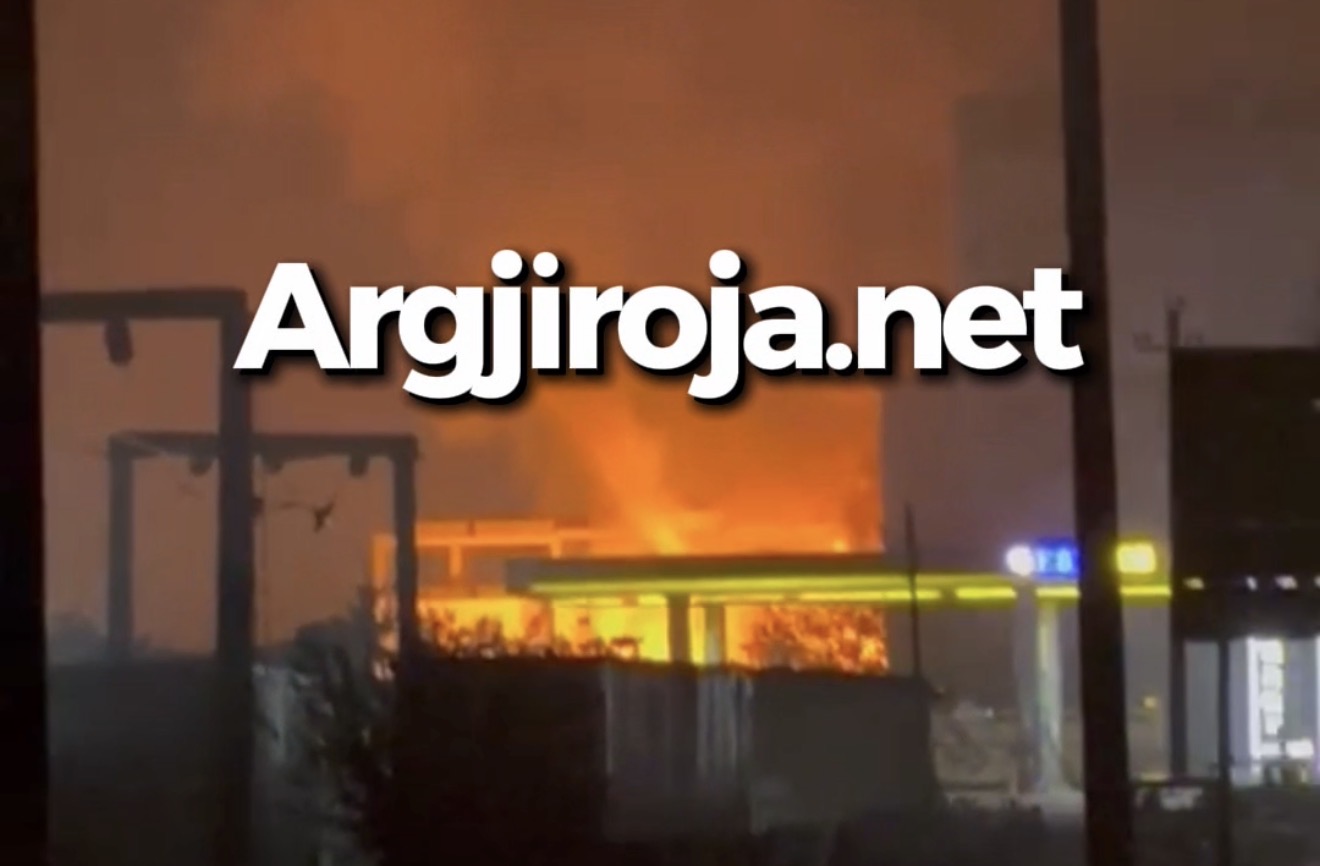 Zjarr i madh në Gjirokastër  shkrumbohet magazina