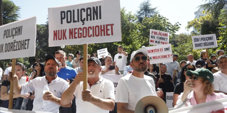 Shkrihen 16 bashki, Komisioni i Ligjeve miraton vetëm me votat e PS ndarjan e re territoriale