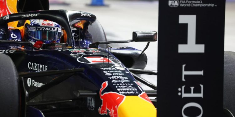 Formula 1/ Verstappen fluturon në Singapor, Antonelli pranë titullit historik