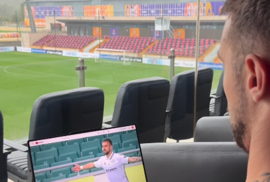 Zyrtare, mesfushori shqiptar nënshkruan me ekipin e ri