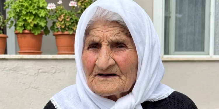 Plot 117 vjeç, qeveria miraton pension të posaçëm për gruan më të vjetër në Shqipëri, Qamile Marra