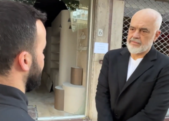 Bizneset e shkatërruara nga protesta, Rama premton mbështetje