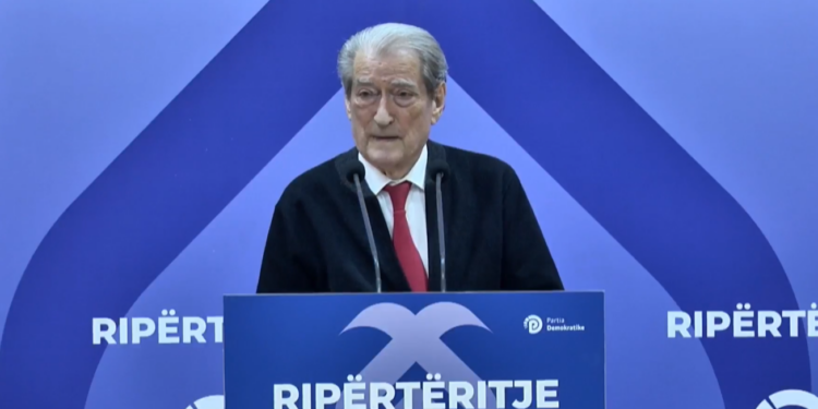 Protestuesit e dhunshëm thyejnë dyqanin e “One”, grabisin celularë dhe pajisje