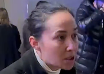 Gruaja e policit të plagosur rëndë: Nëse tim shoqi i ndodh gjë, ai student që e ka bërë do t’i shuhet e gjithë familja (VIDEO)