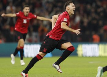Notat/ Asllani MVP, ndeshje e ndërlikuar për kuqezinjtë, “ngec” sulmi (FOTO) – Balkanweb.com – News24